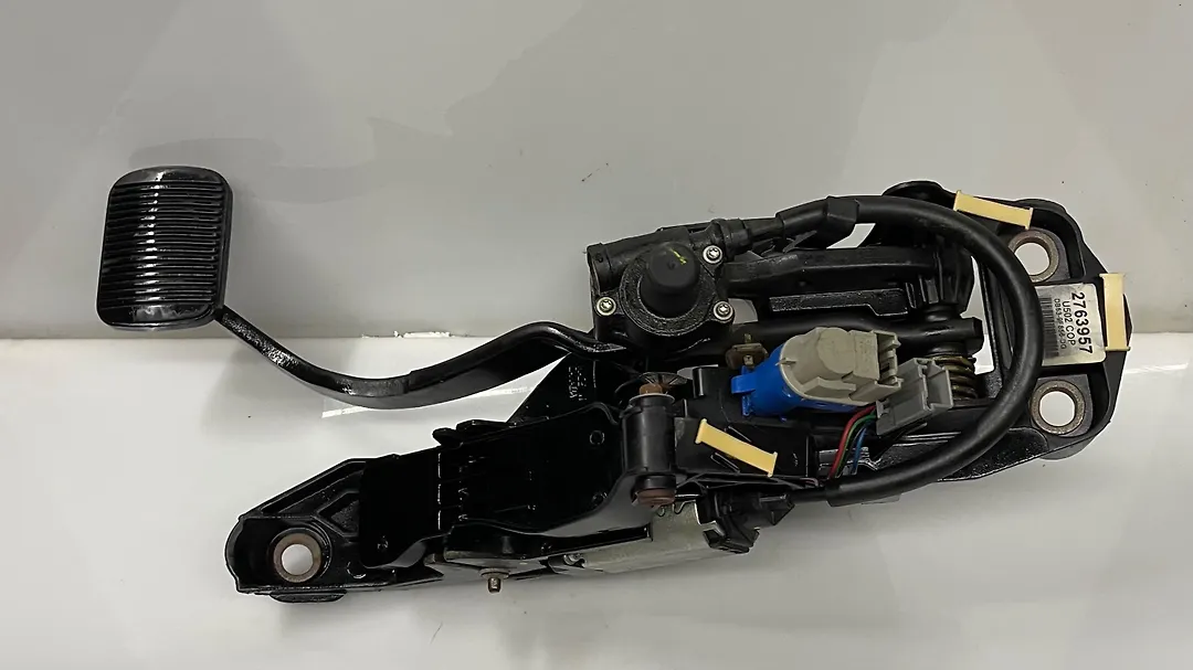 Pedal brake/clutch - 2017 Ford Explorer
