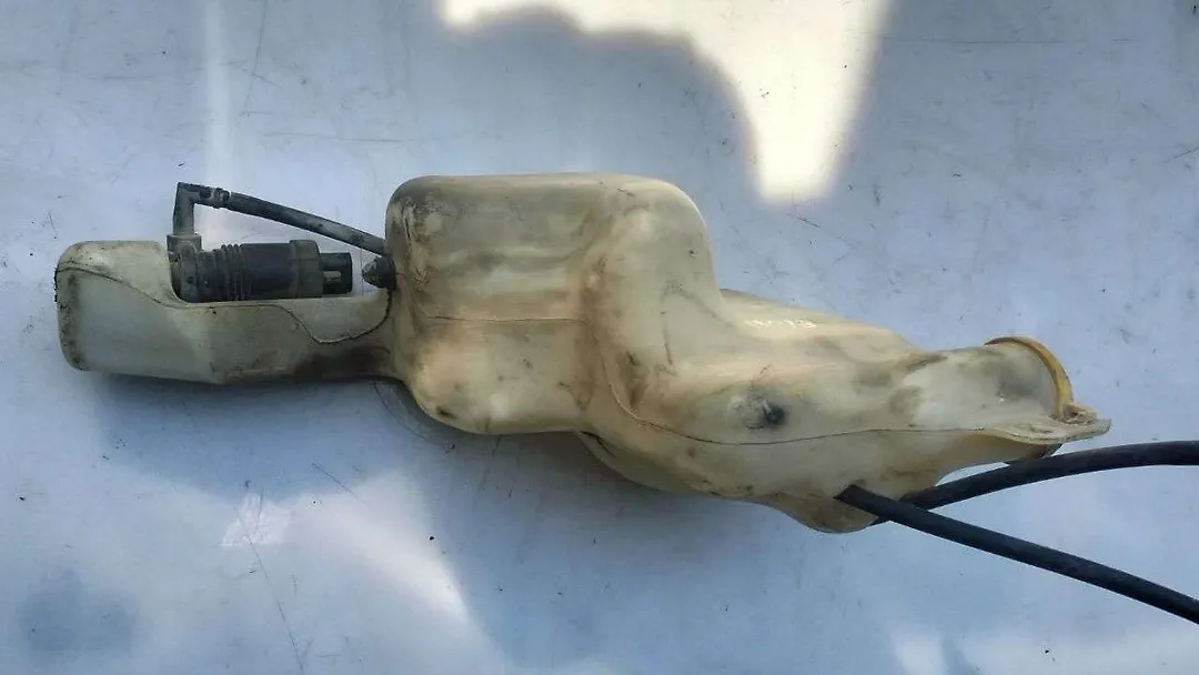 Wiper Water Bottle - 2009 Jeep Patriot
