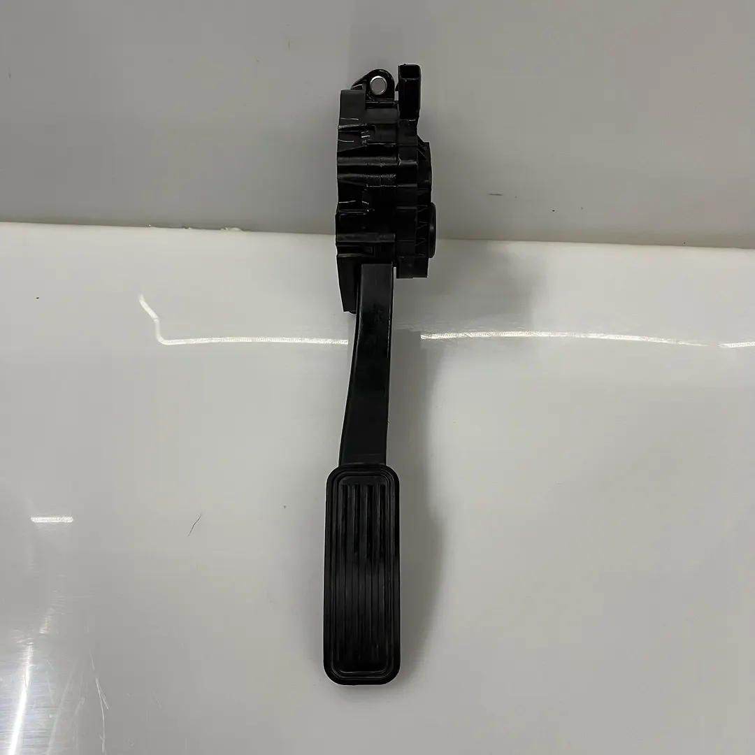 Accelerator pedal - 2017 Lincoln Continental Livery