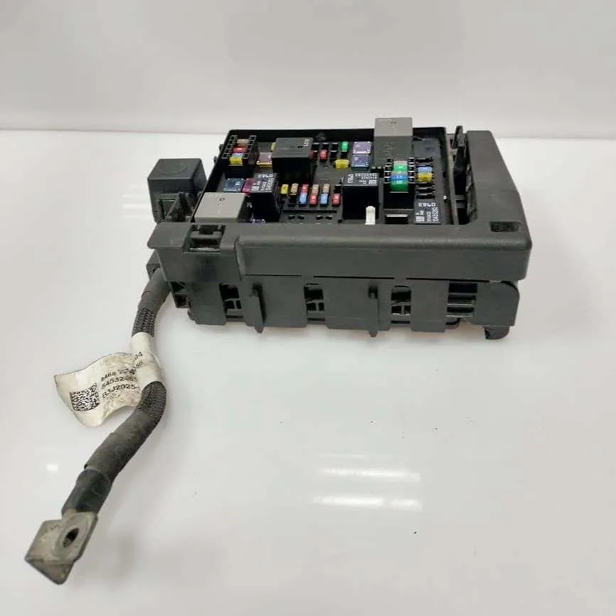 Fuse box engine - 2021 GMC Acadia