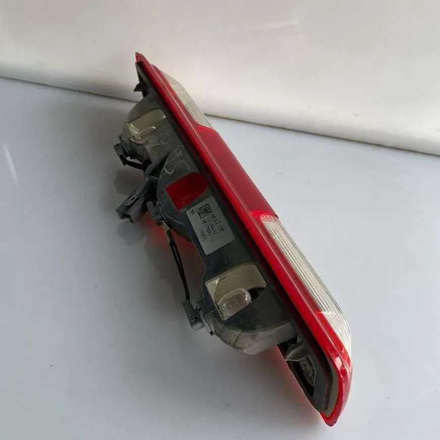 Tail Light (Center) - 2017 Chevrolet Colorado WORK TRUCK