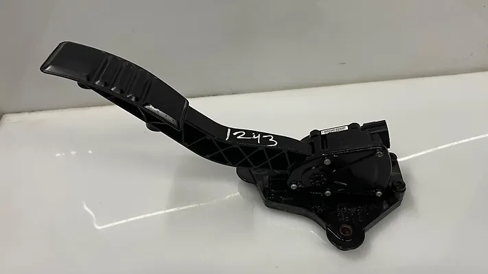 Accelerator pedal - 2010 Ford Mustang Base