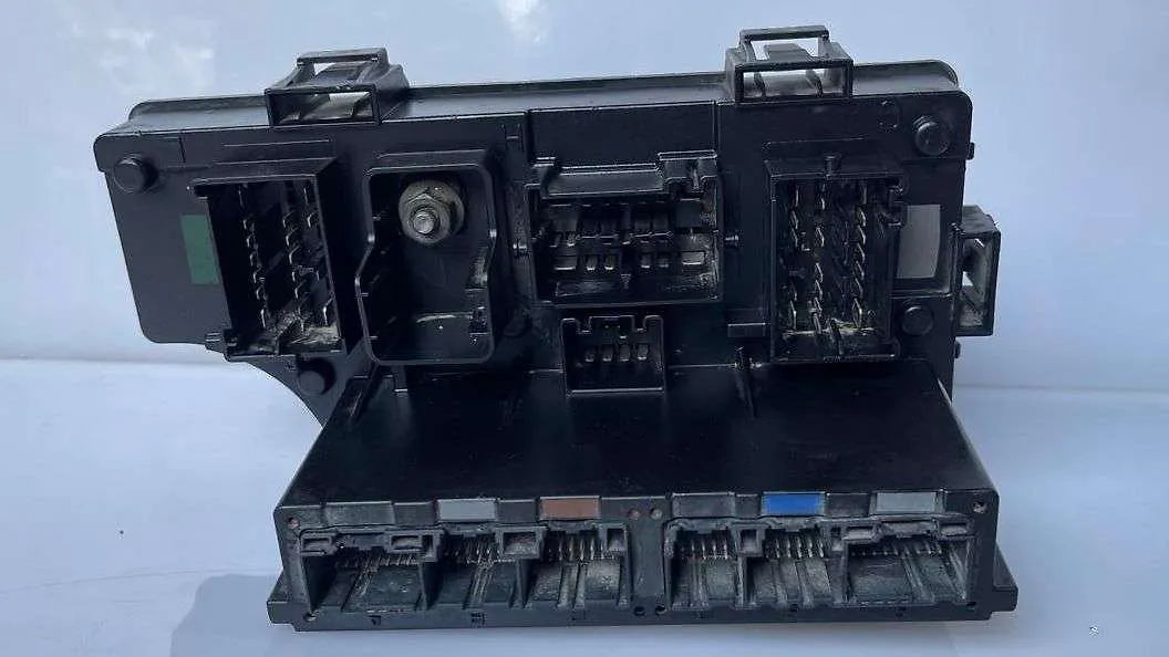 Fuse box - 2008 Dodge Caliber SE/SXT/SRT4/R/T