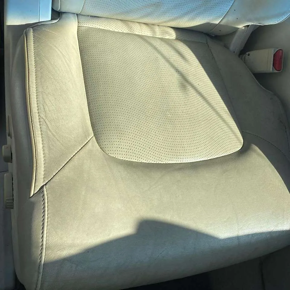Front Seat (RHS) - 2011 Infiniti QX56