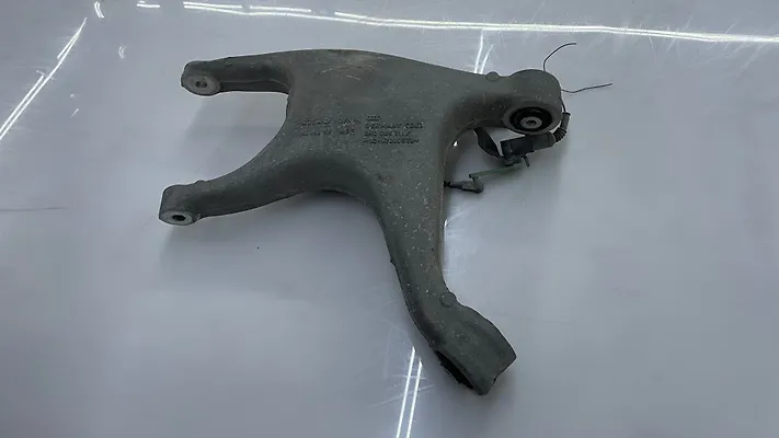 Lower Arm(RHF) - 2009 Audi Q7