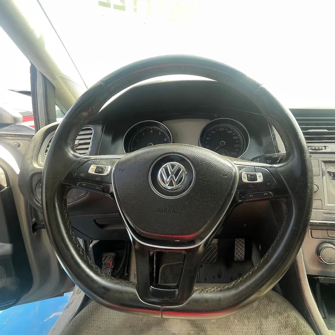 Steering wheel - 2018 Volkswagen Golf