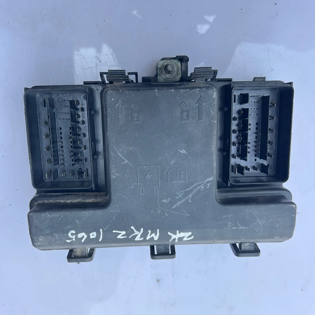 Fuse box - 2017 Lincoln MKZ