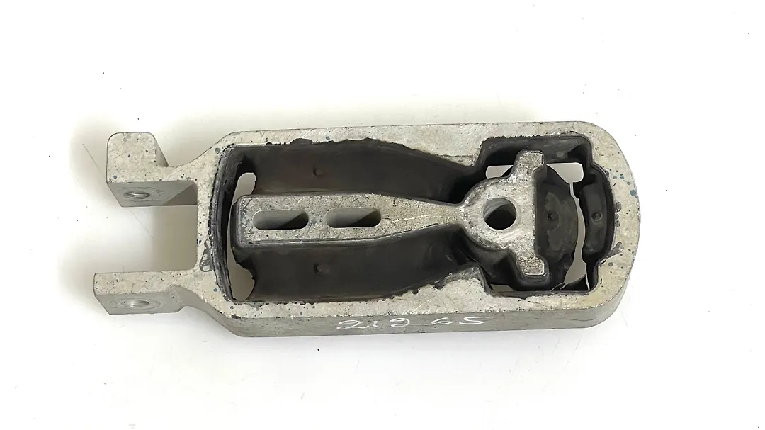 Mount bracket - 2017 Lincoln MKX Reserve