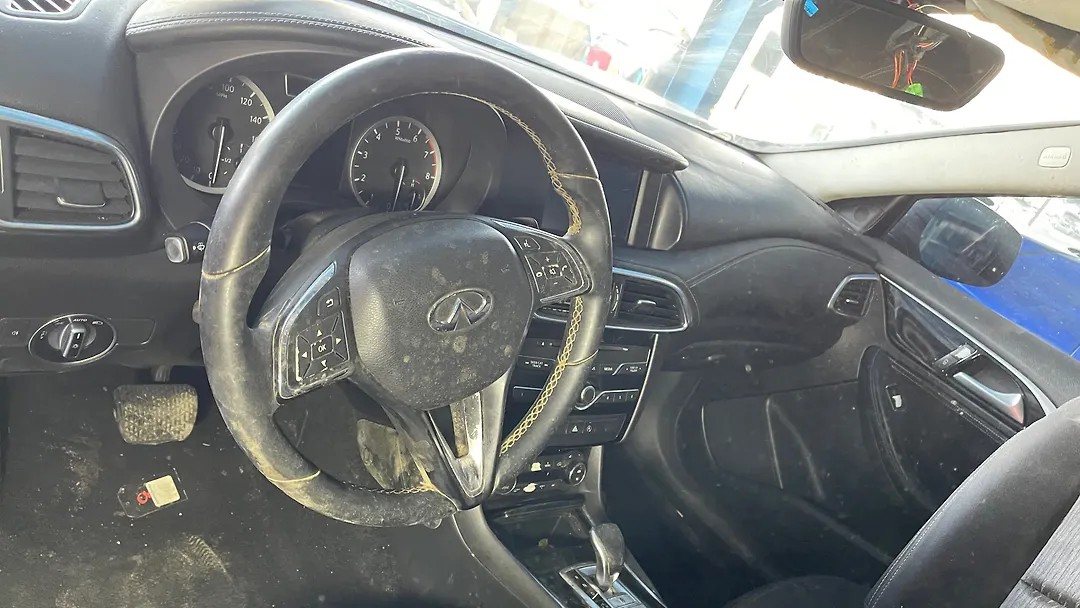Dashboard  - 2017 Infiniti QX30 2.0t