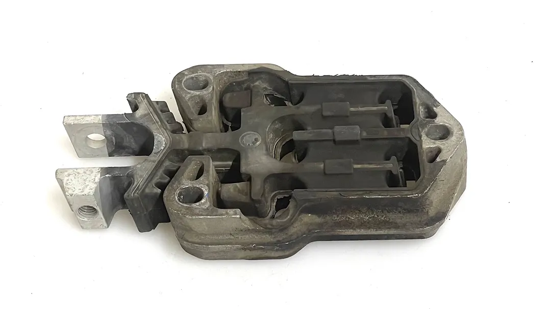 Mount bracket - 2013 Ford Edge SE