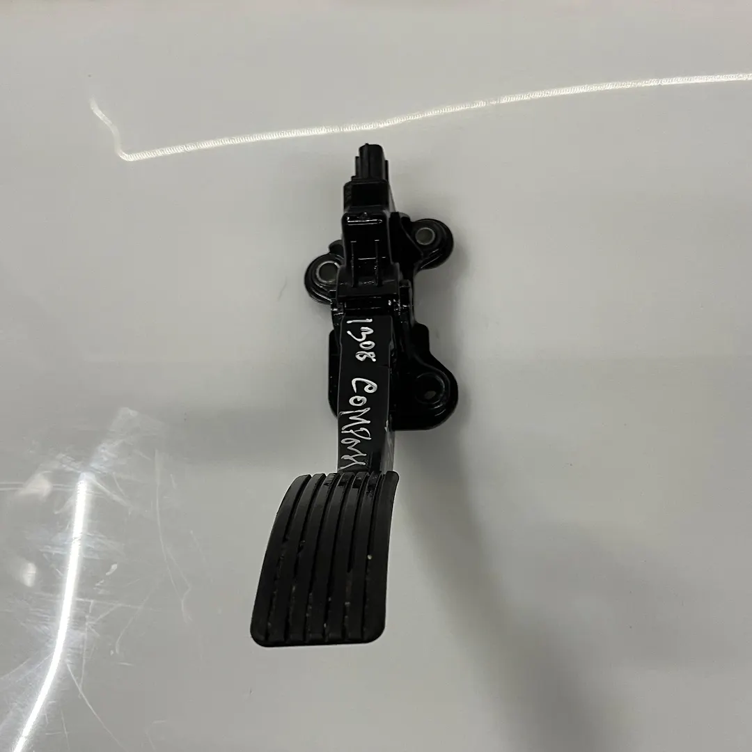 Accelerator pedal - 2014 Jeep Compass Sport