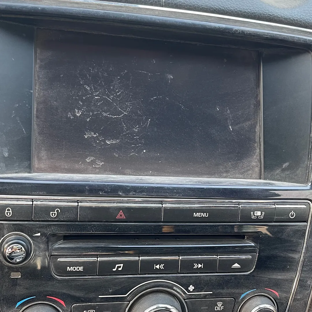 Info-gps-tv screen - 2011 Jaguar XJL