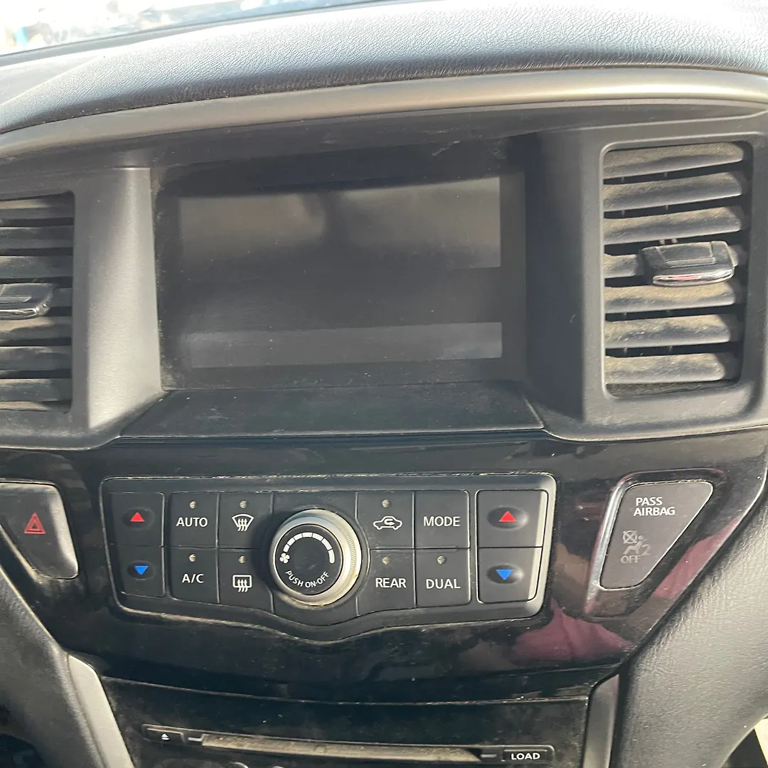 Info-gps-tv screen - 2014 Nissan Pathfinder