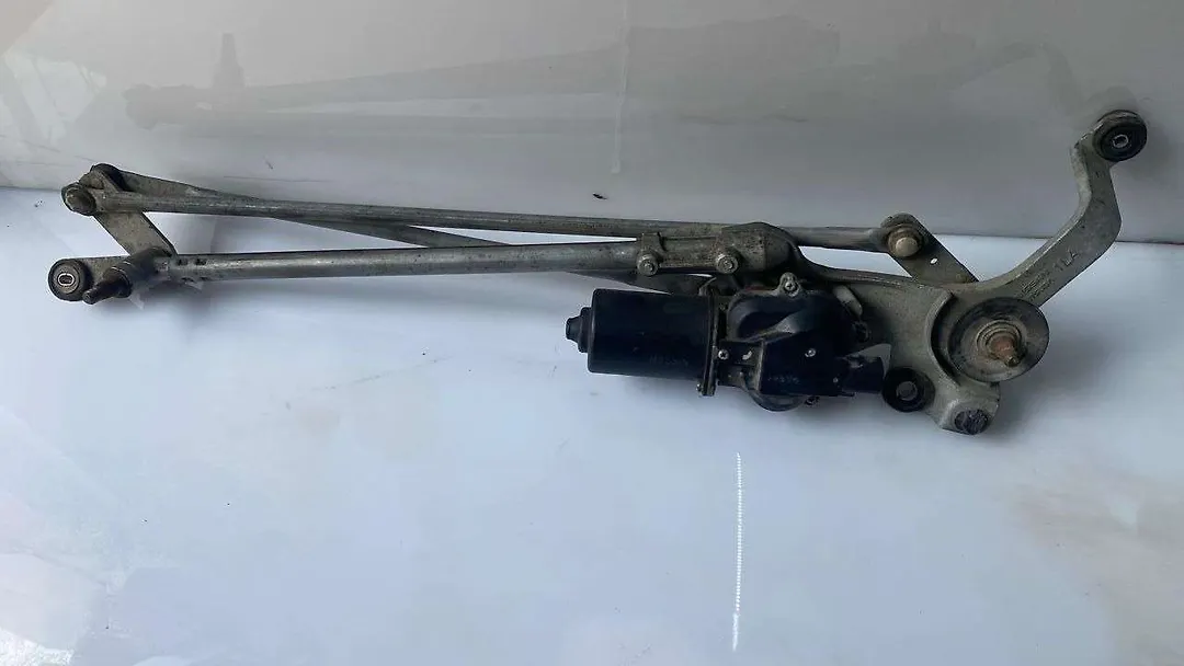 Windshield wiper motor - 2015 Nissan Murano