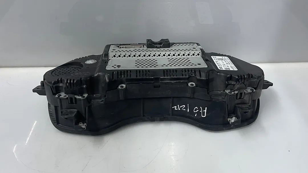 Speedometer - 2012 Audi A6