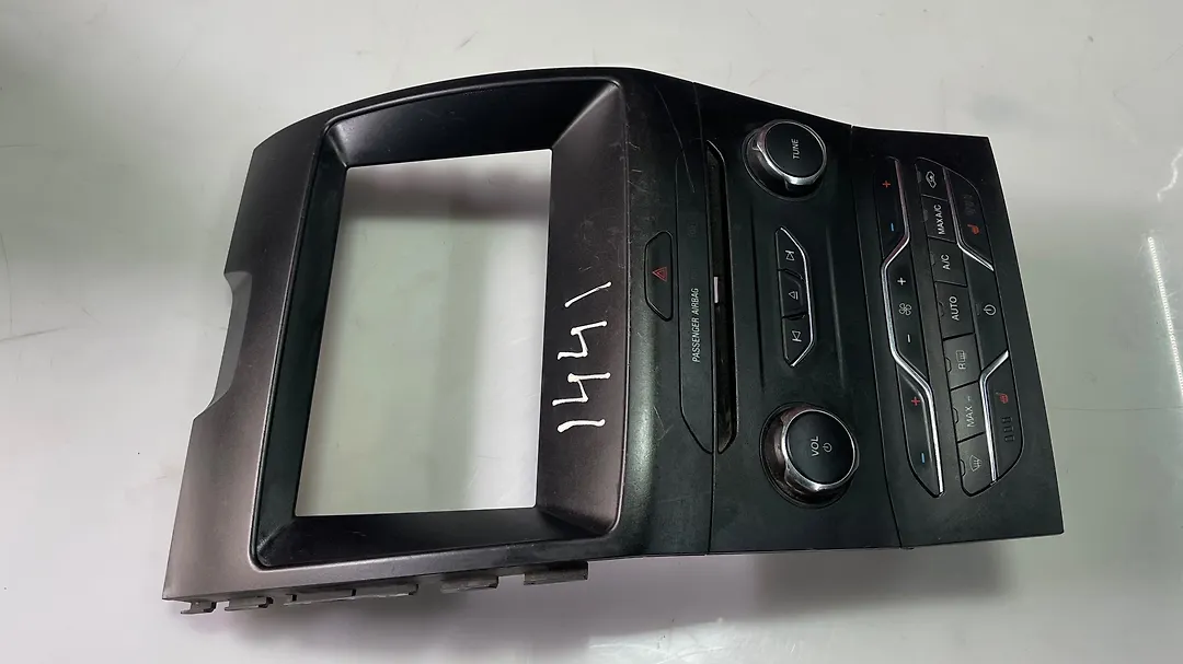Dash panel - 2015 Ford Edge SEL