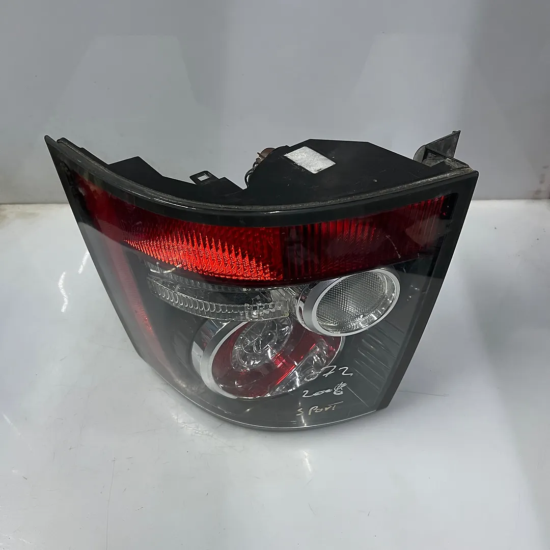 Tail Light (RH) - 2006 Land Rover RANGE ROVER