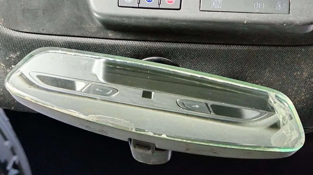 Rear view mirror - 2021 Chevrolet Camaro 1LS/1LT