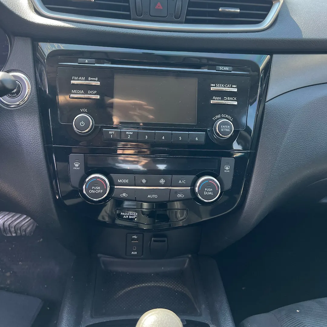Info-gps-tv screen - 2015 Nissan Rogue