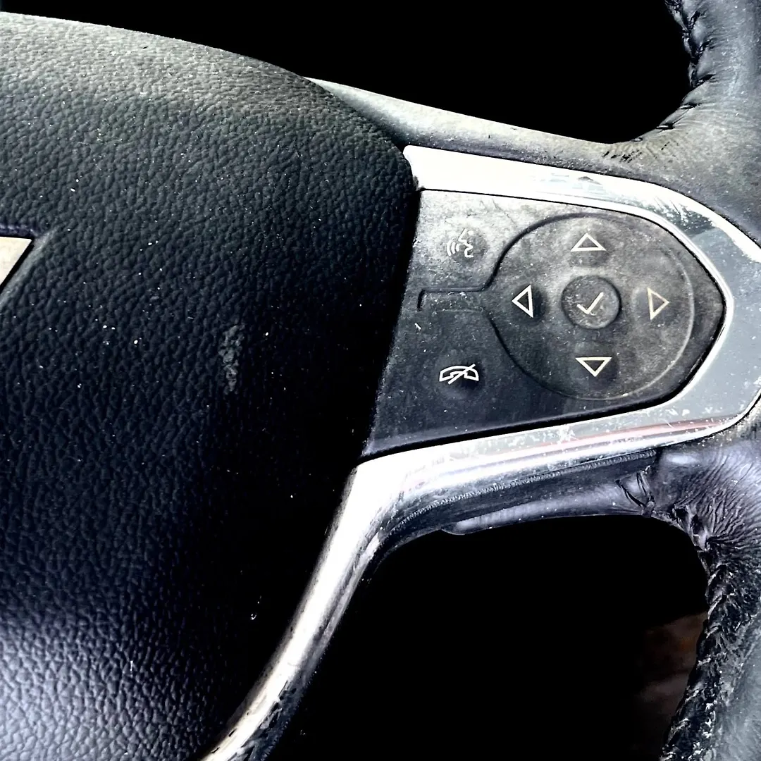 Steering wheel - 2019 Chevrolet Traverse