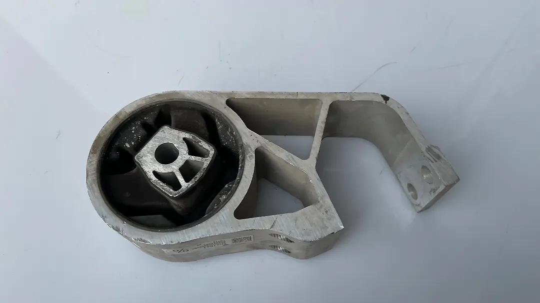 Mount (Gear) - 2019 Chevrolet Traverse LT