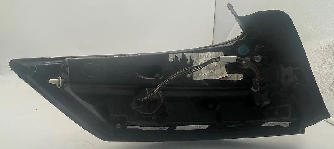 Tail Light (RH) - 2017 Ford Edge SEL