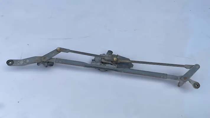 Windshield wiper motor - 2015 Dodge Charger SE