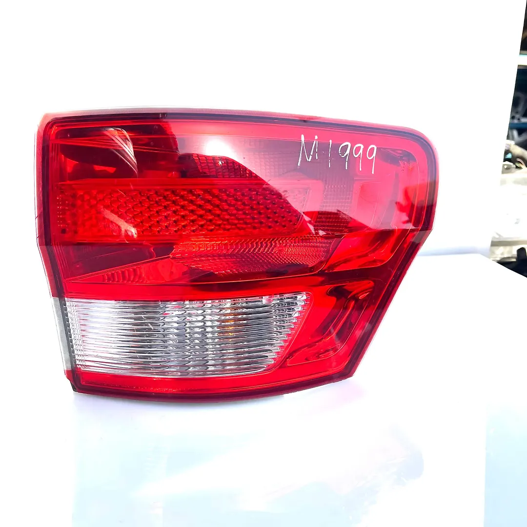 Tail Light (RH) - 2015 Jeep Grand Cherokee