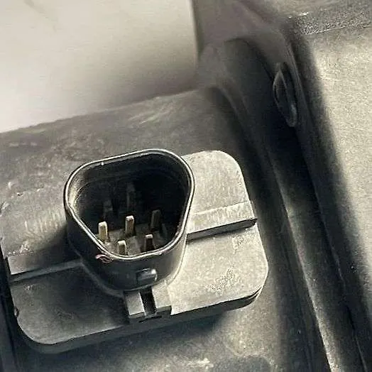 Air cleaner box - 2014 Land Rover SPORT