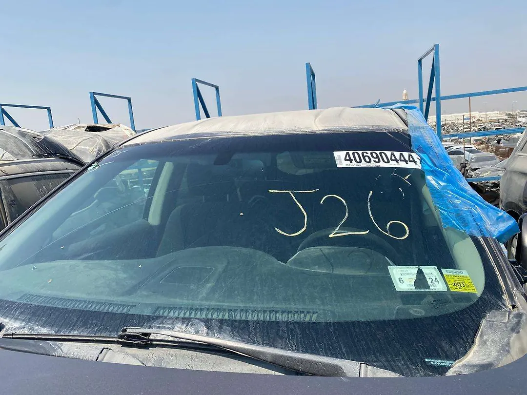 Windshield glass - 2013 Nissan Pathfinder