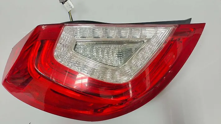 Tail Light (LH) - 2015 Lincoln MKS