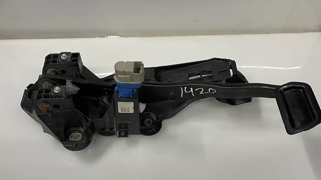Pedal brake/clutch - 2017 Ford Fusion Titanium
