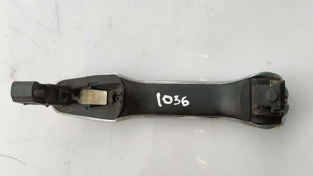 Door handle exterior - 2011 Ford Explorer