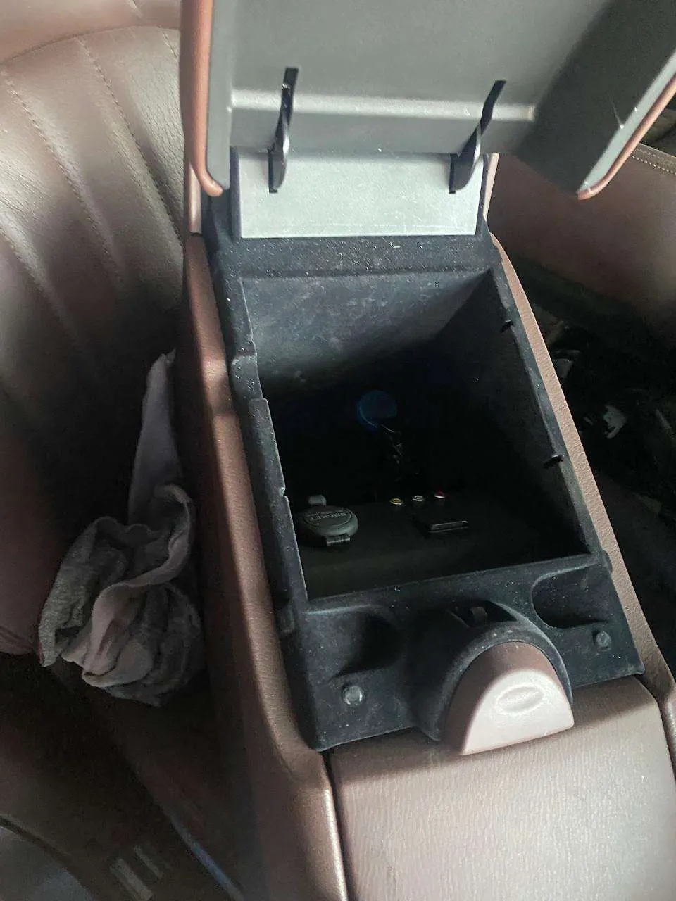 Armrest - 2016 Infiniti QX50