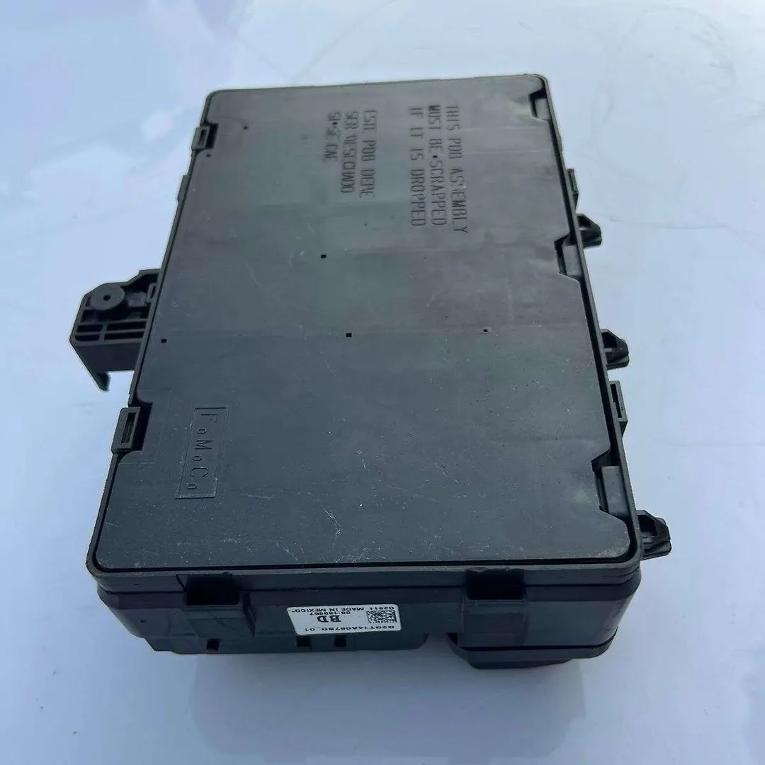 Fuse box - 2017 Lincoln MKX