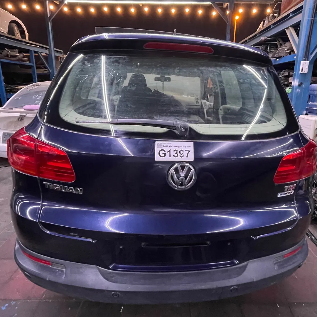 Trunk/hatch/tailgate - 2016 Volkswagen Tiguan