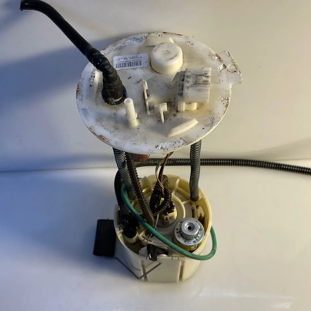 Fuel pump - 2011 Cadillac SRX Luxury