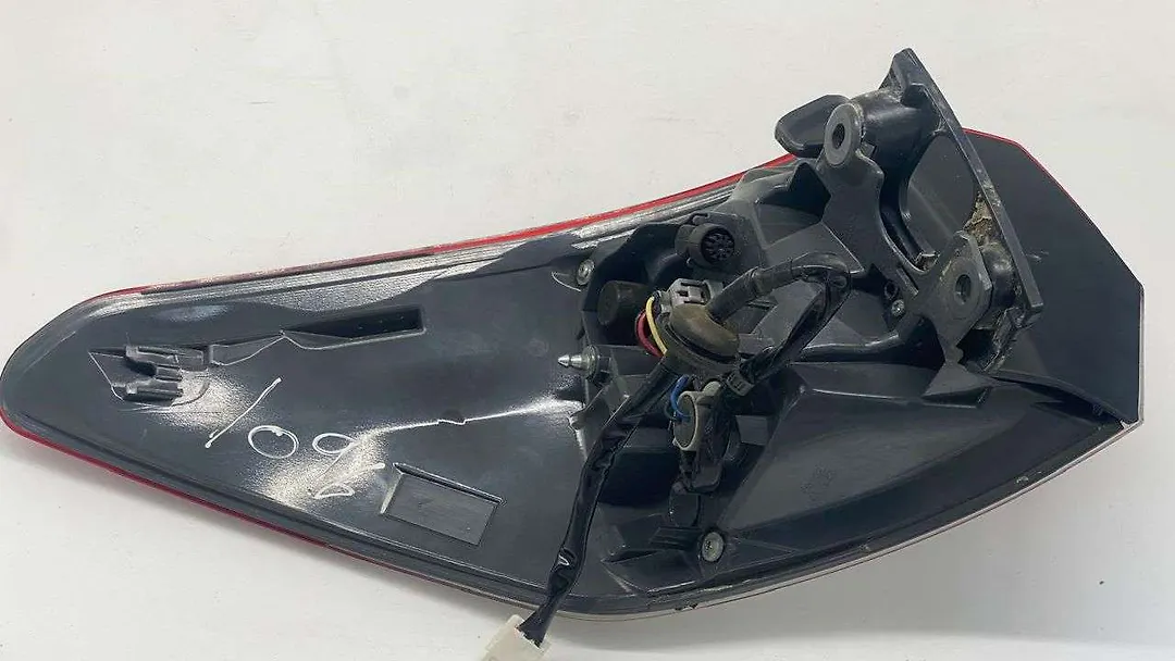 Tail Light (RH) - 2018 Toyota Highlander SE