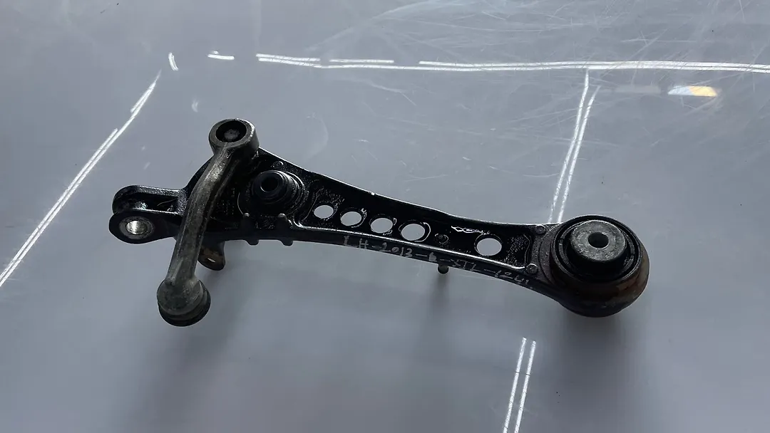 Lower arm (RH) - 2015 Jaguar XJL