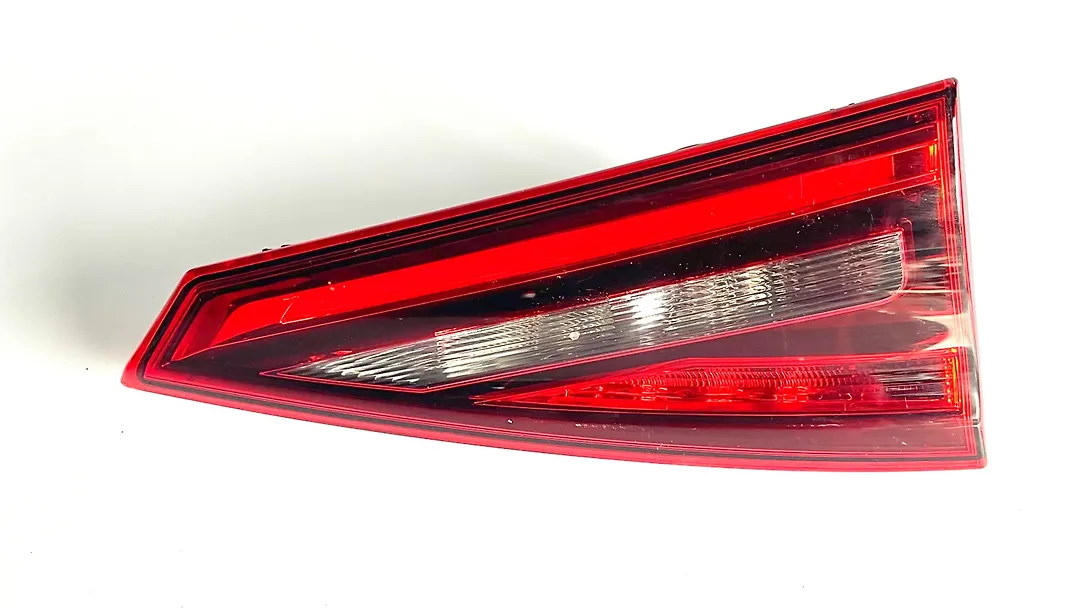Trunk Light (RH) - 2017 Infiniti QX30