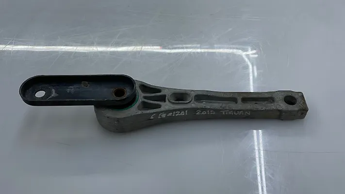 Lower arm (RH) - 2016 Volkswagen Tiguan