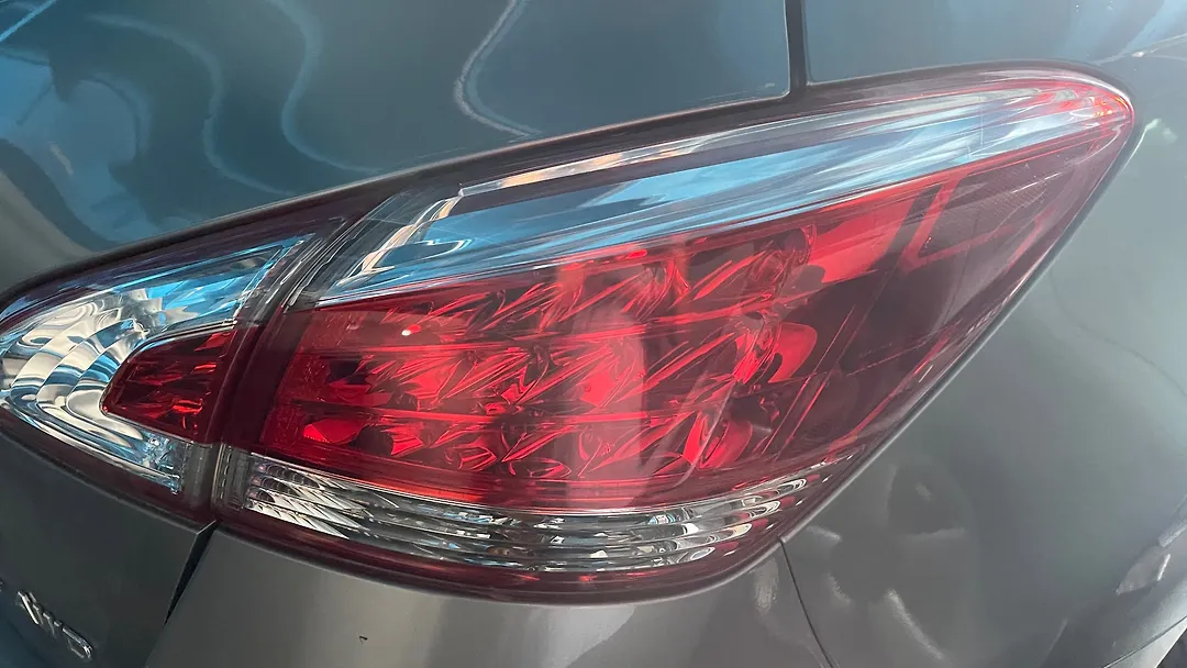 Tail Light (RH) - 2012 Nissan Murano
