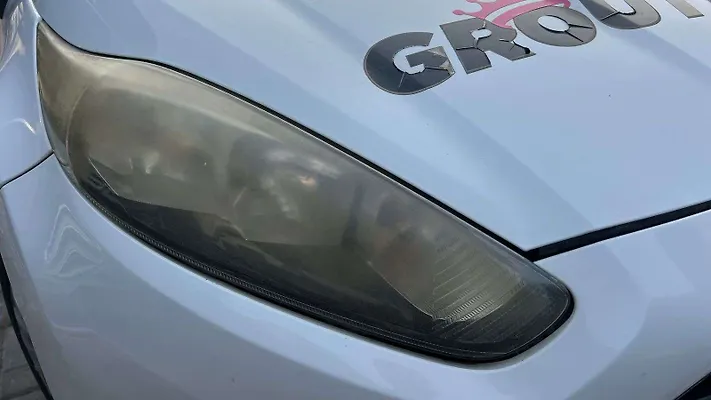 Headlight (RH) - 2014 Ford Fiesta
