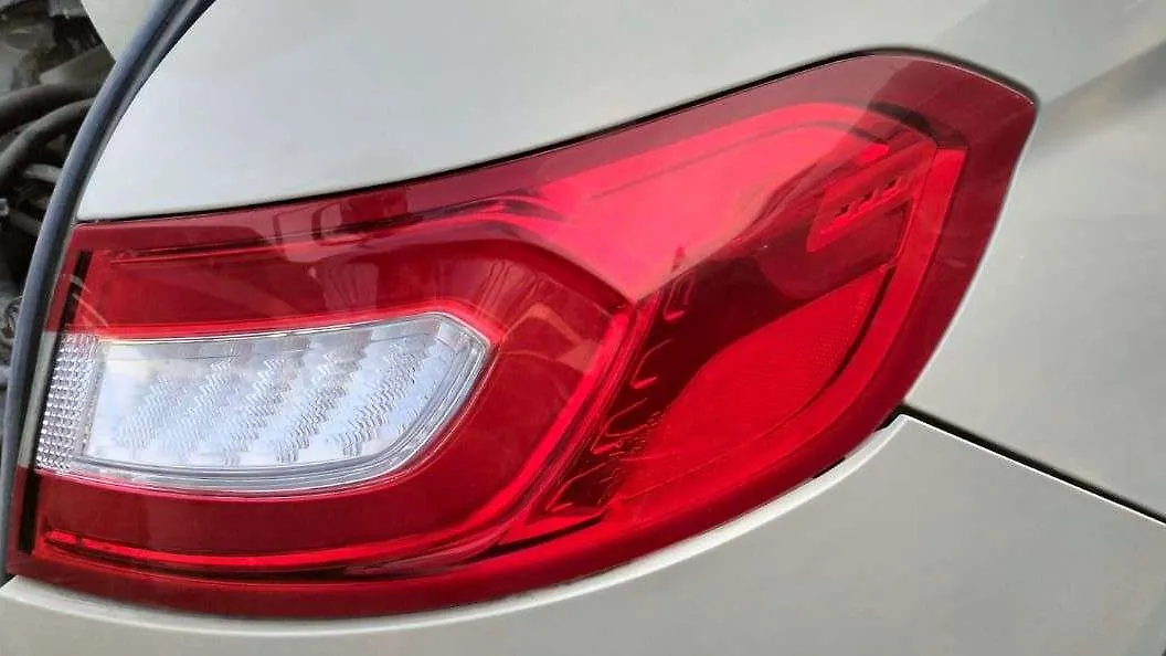 Tail Light (RH) - 2016 Lincoln MKX