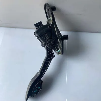 Accelerator pedal - 2012 Infiniti QX56
