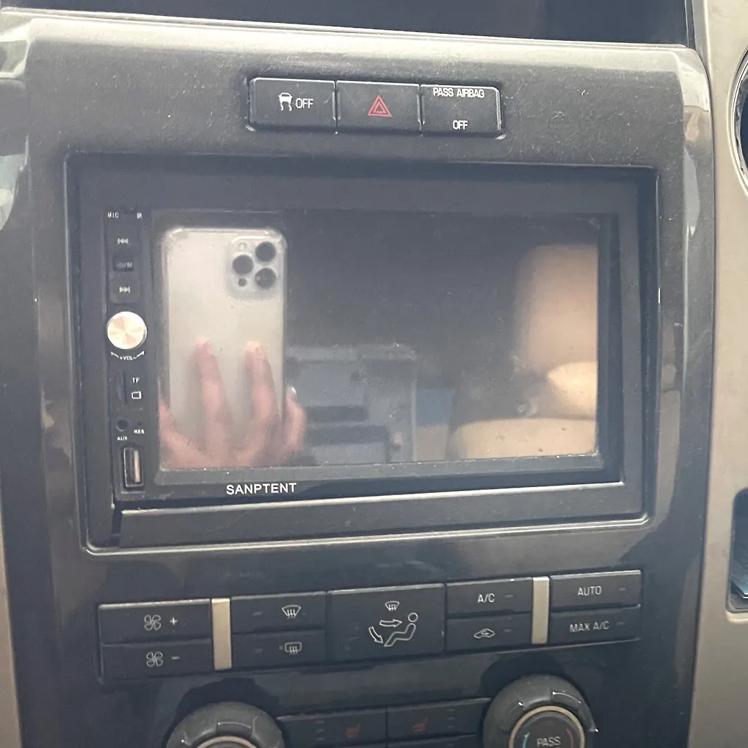 Info-gps-tv screen - 2012 Ford F-150