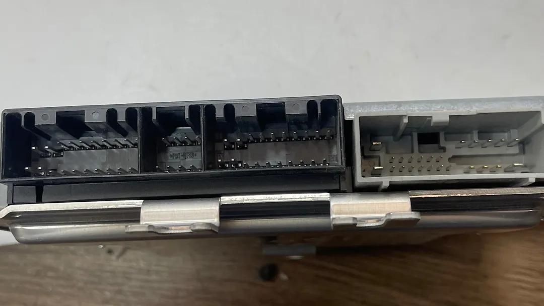  Air Suspension Control Module - 2011 Jaguar XJL