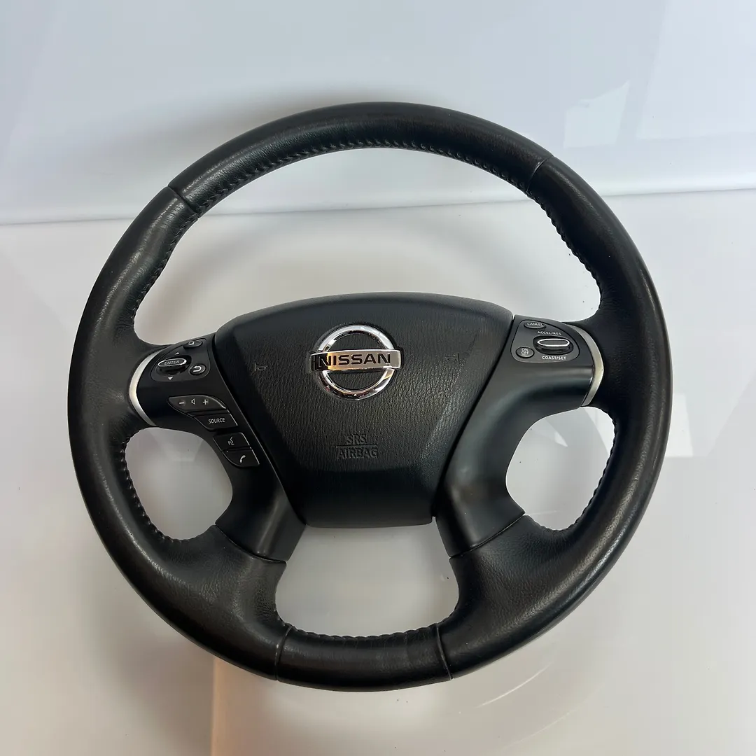 Steering wheel - 2013 Nissan Pathfinder