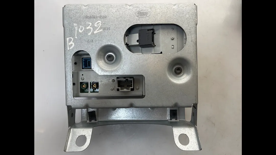 Navigation DVD player - 2011 Land Rover LR2