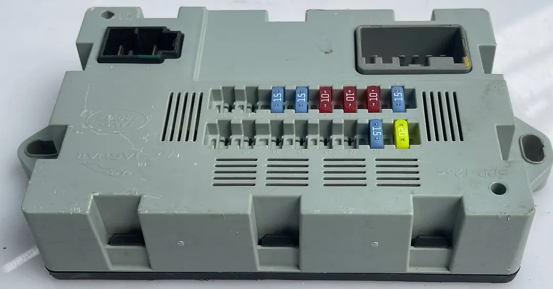 Fuse box - 2018 Jaguar F-Pace